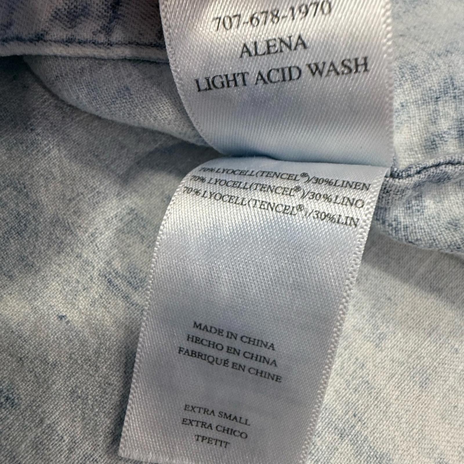 Rails Rails Alena Light Acid Washed linen blend denim top SZ XS Size XS / US 0-2 / IT 36-38 - 7 Thumbnail