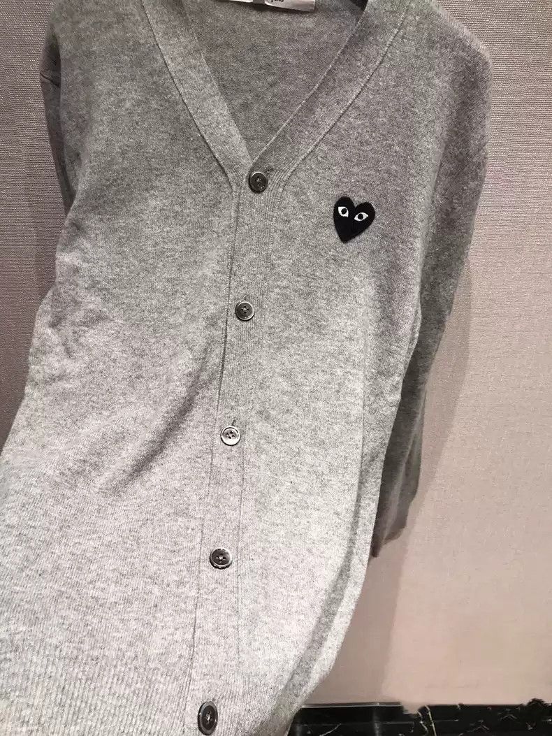 comme des garcon classic V-neck