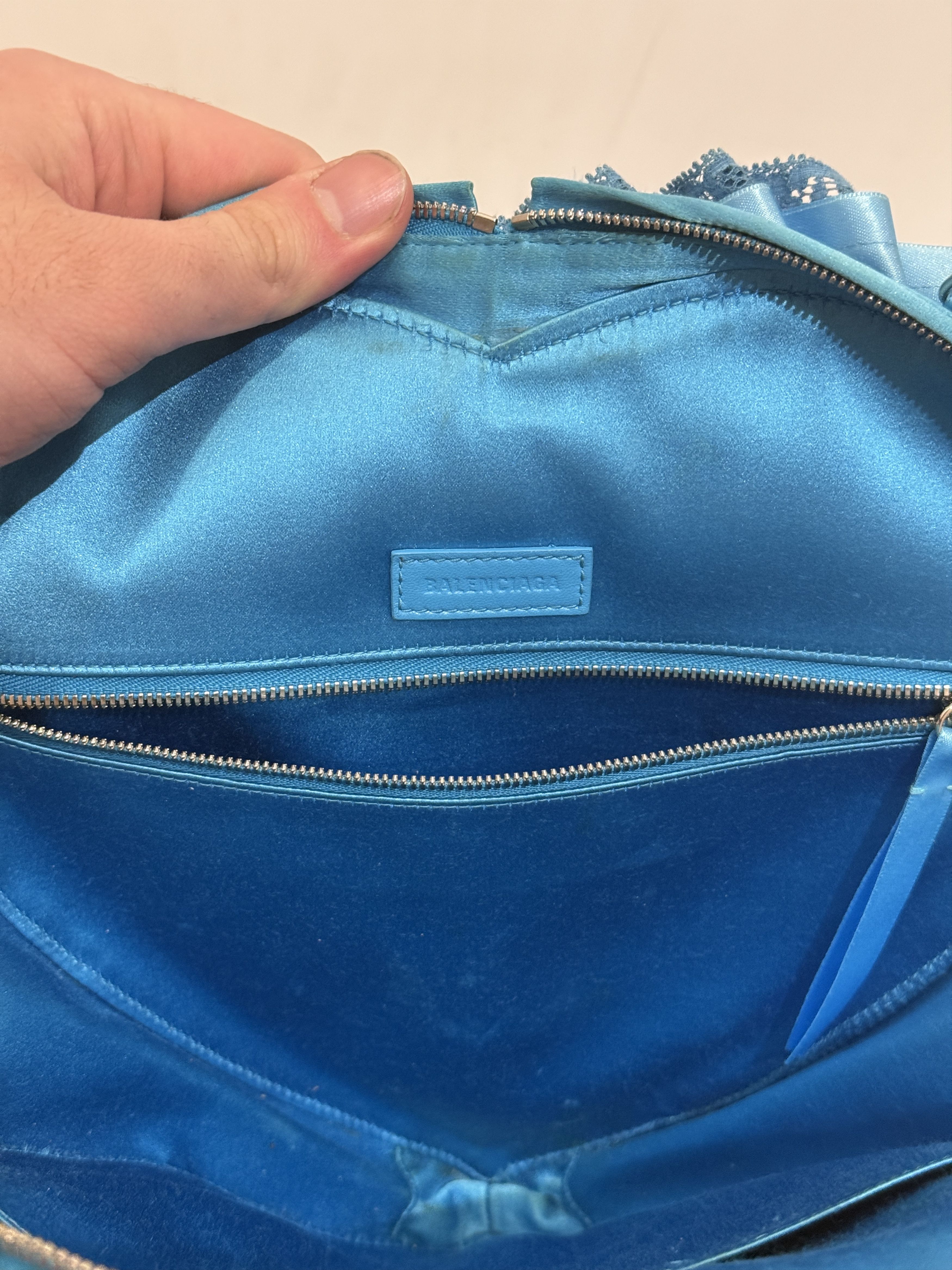 Balenciaga SS19 Heart Satin Bag Size ONE SIZE - 3 Thumbnail