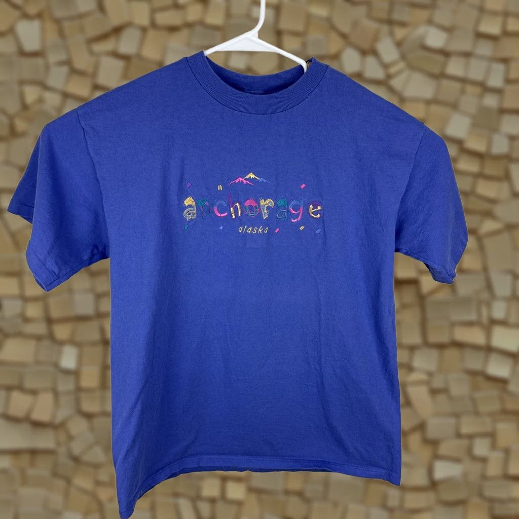 Vintage VINTAGE Desert Heat Shirt Purple Blue Embroidered T Shirt Large Anchorage Alaska 90s Mens Size US L / EU 52-54 / 3 - 1 Thumbnail