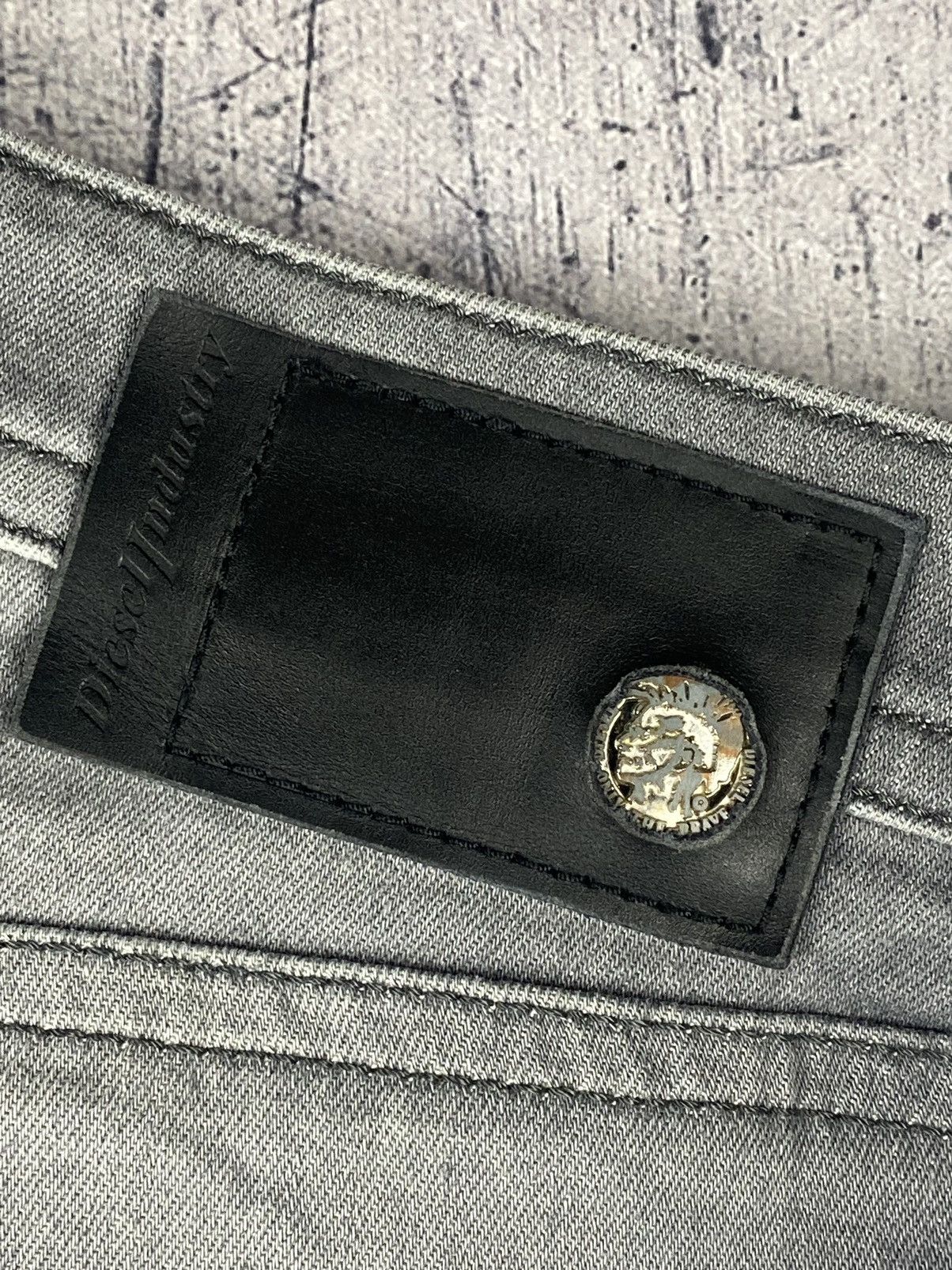 Diesel × Vintage Vintage Diesel Y2K Regular Slim Denim Jeans Size 31 x 30 Size US 31 - 5 Thumbnail