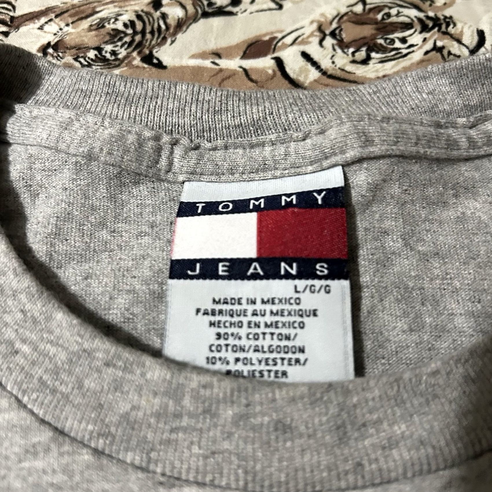 Tommy Hilfiger VINTAGE Tommy Hilfiger Tommy Jeans Flag Shirt L Mens Gray Size US L / EU 52-54 / 3 - 3 Thumbnail