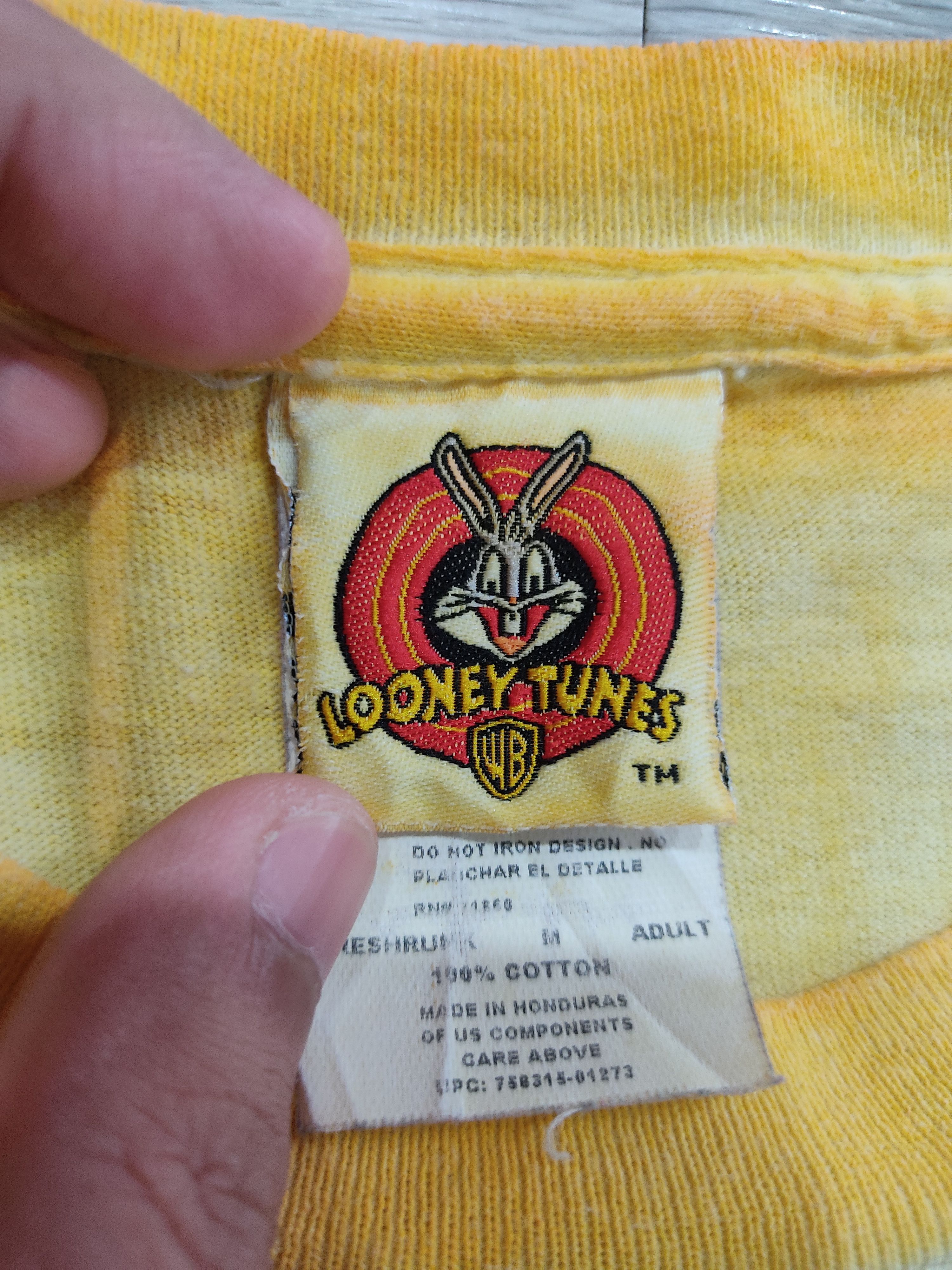 Vintage TWEETY BIRD WILD THINGS 2000 Size US M / EU 48-50 / 2 - 4 Thumbnail
