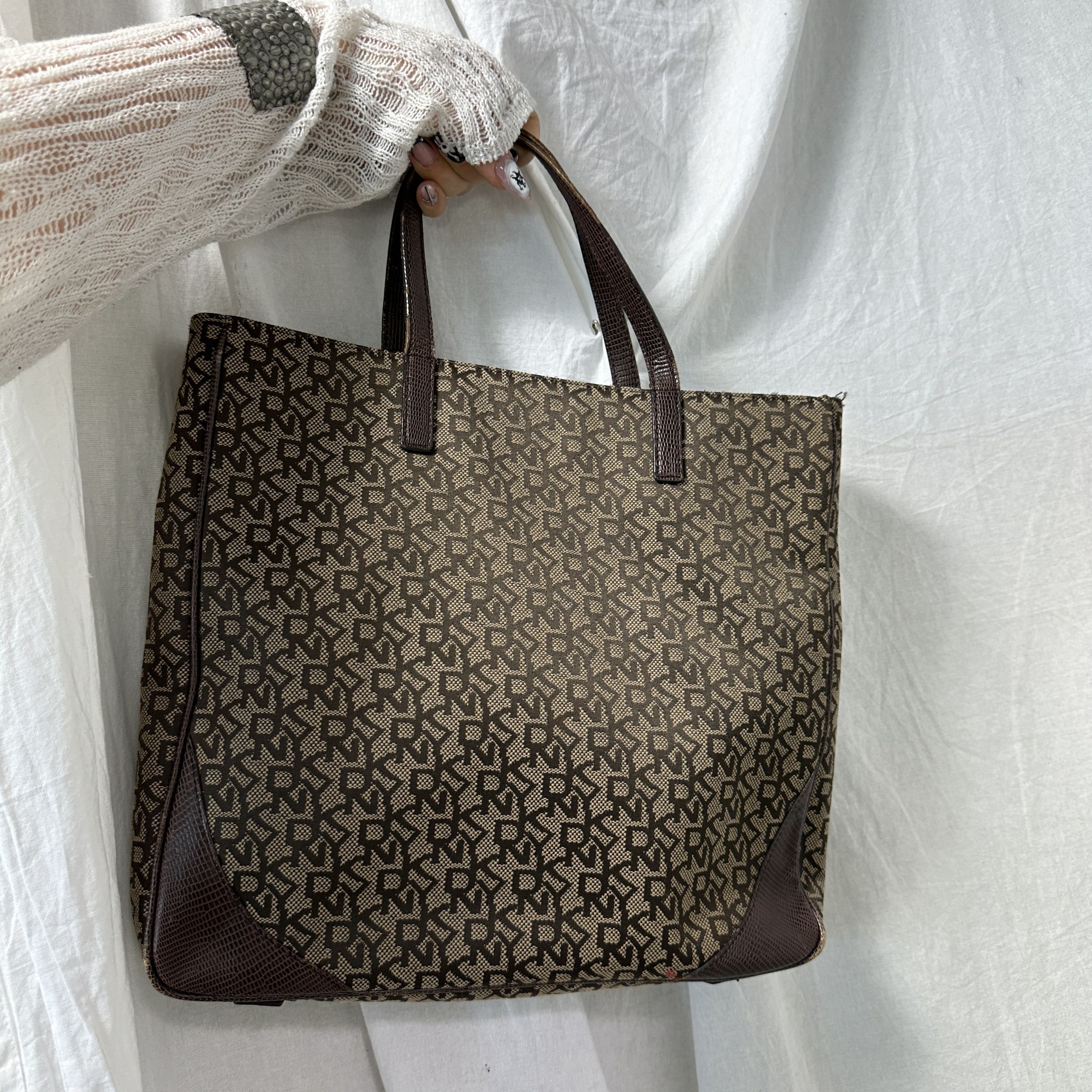 DKNY Vintage Casual Preppy Old Money DKNY Bag Y2K Size ONE SIZE - 7 Thumbnail