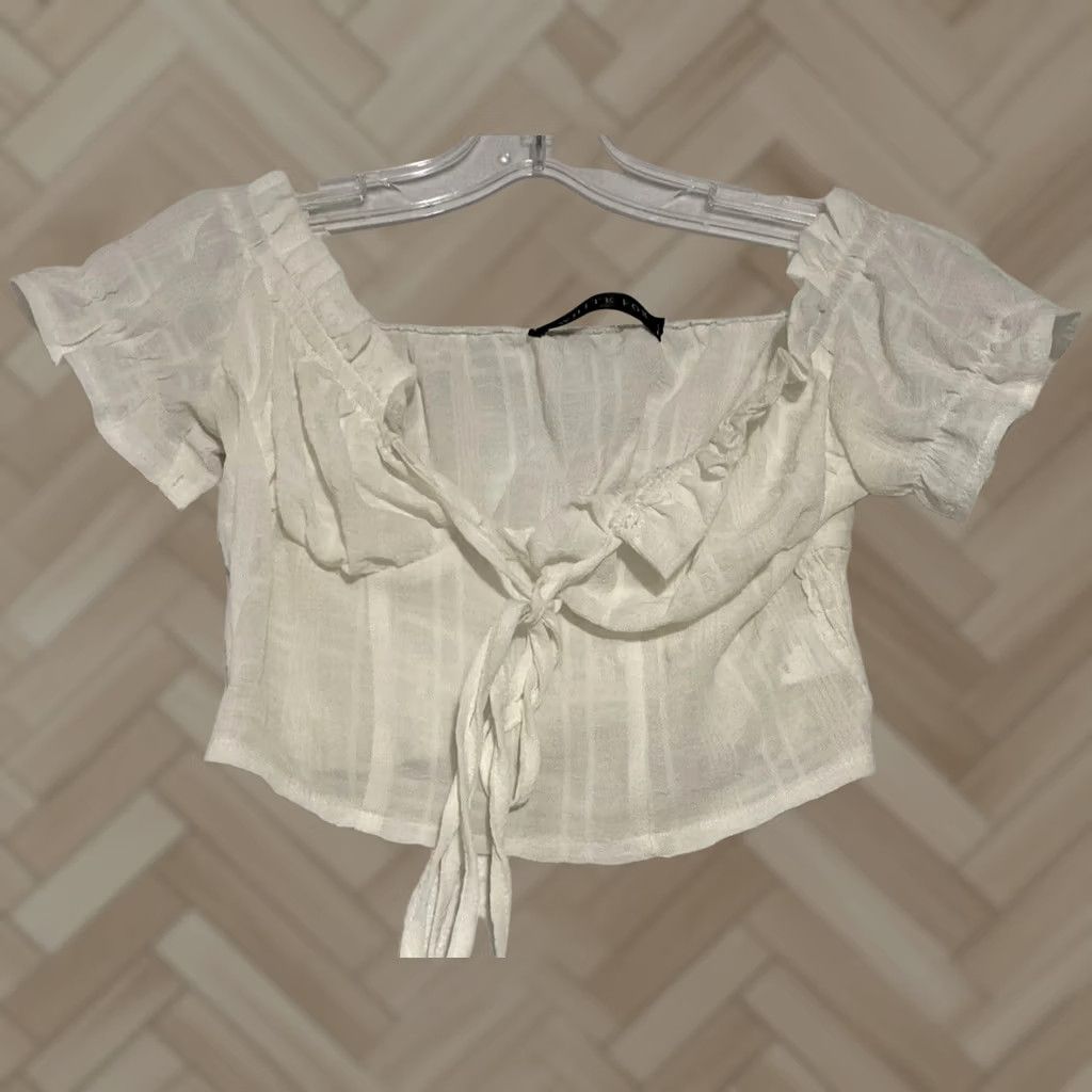 Vintage White Fox Shirt Women XS Short Sleeve Cropped Top Blouse White 26 51 Crop Top Casual Spring Summer Size XS / US 0-2 / IT 36-38 - 1 Thumbnail