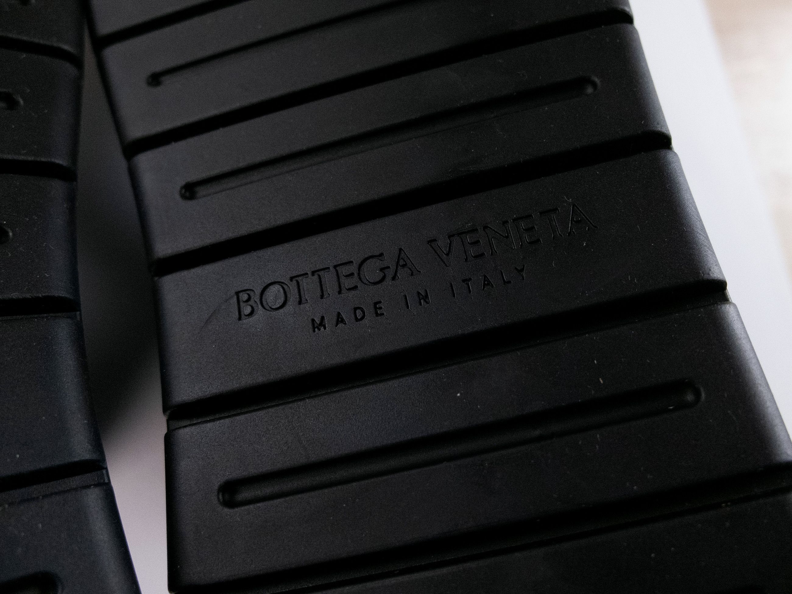 Bottega Veneta BOTTEGA VENETA Puddle black rubber shearling sandals 9 42 q Size US 9 / EU 42 - 8 Thumbnail