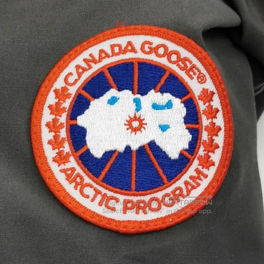 Canada Goose Canada Goose XS Logo Zip Hooded Down Jacket. Size US M / EU 48-50 / 2 - 4 Thumbnail