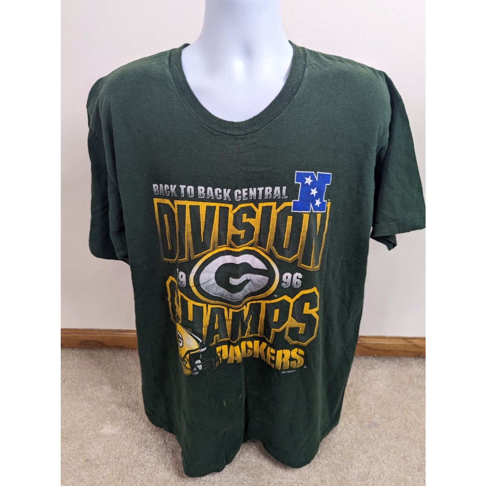 Pro Player VINTAGE Green Bay Packers Division Champions 1996 Pro Player T2S Shirt XL Green Mens Short Sleeve Crew Neck Made USA Size US XL / EU 56 / 4 - 2 Thumbnail