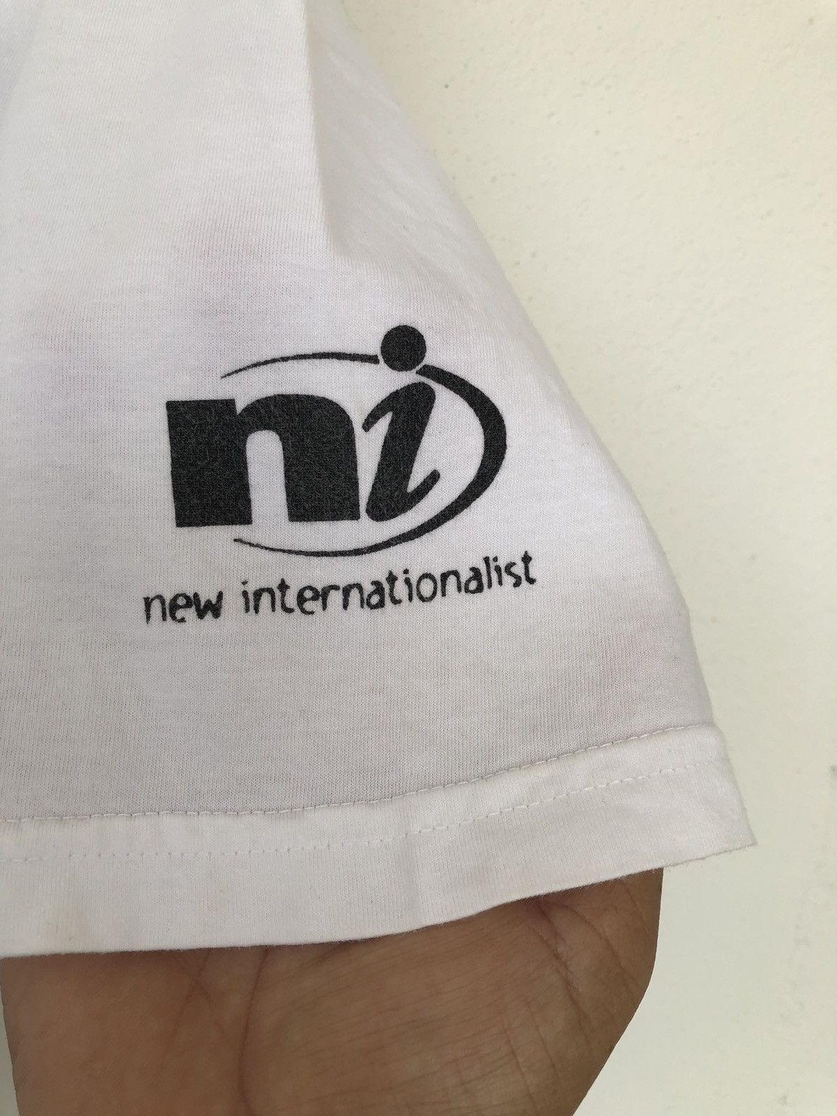 Vintage Vintage new internationalist megazine Rare Tee Size US L / EU 52-54 / 3 - 9 Thumbnail