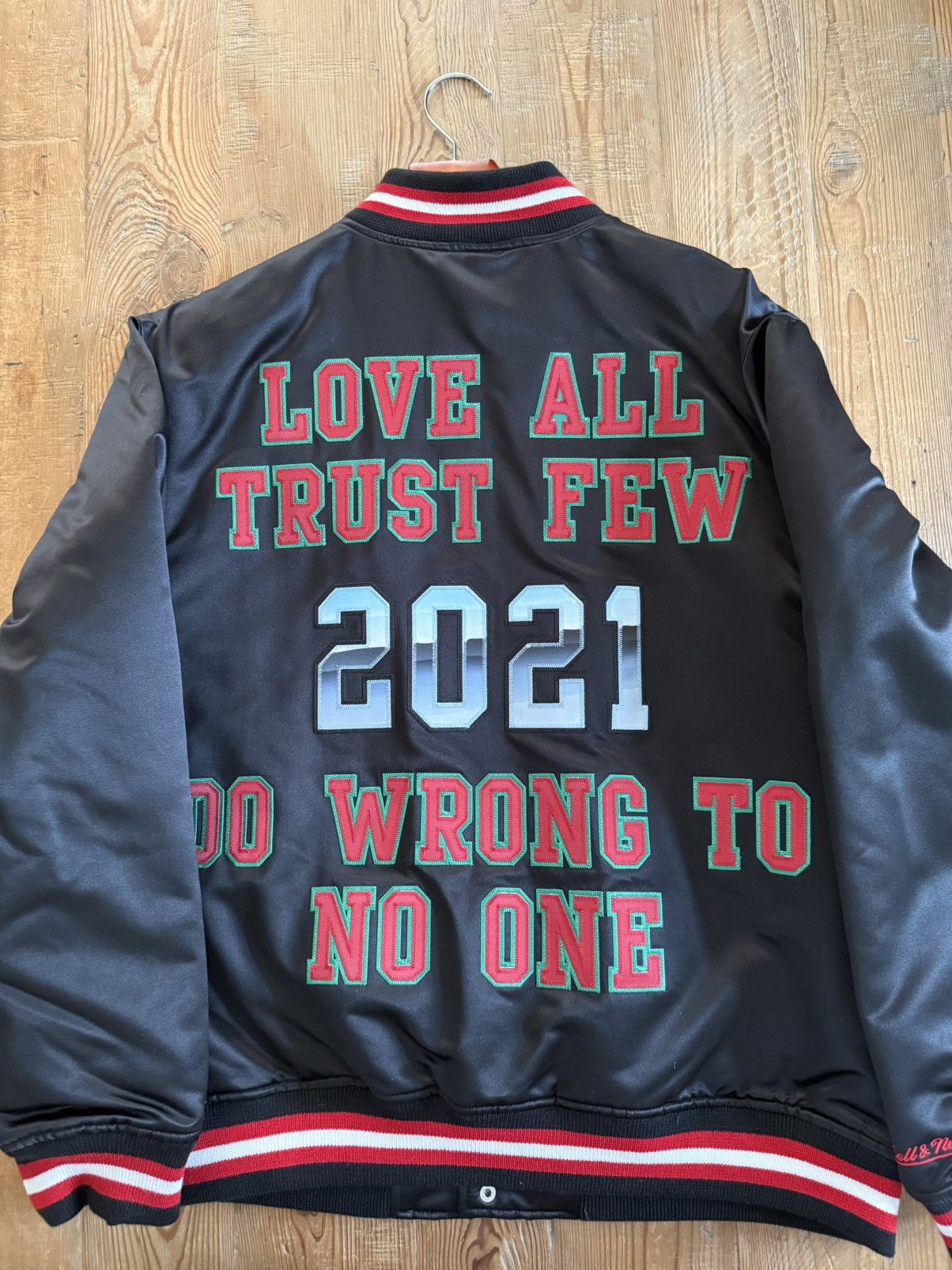 Supreme Supreme Varsity Jacket Size Xl Men’s Satin Mitchell & Ness Size US XL / EU 56 / 4 - 4 Thumbnail