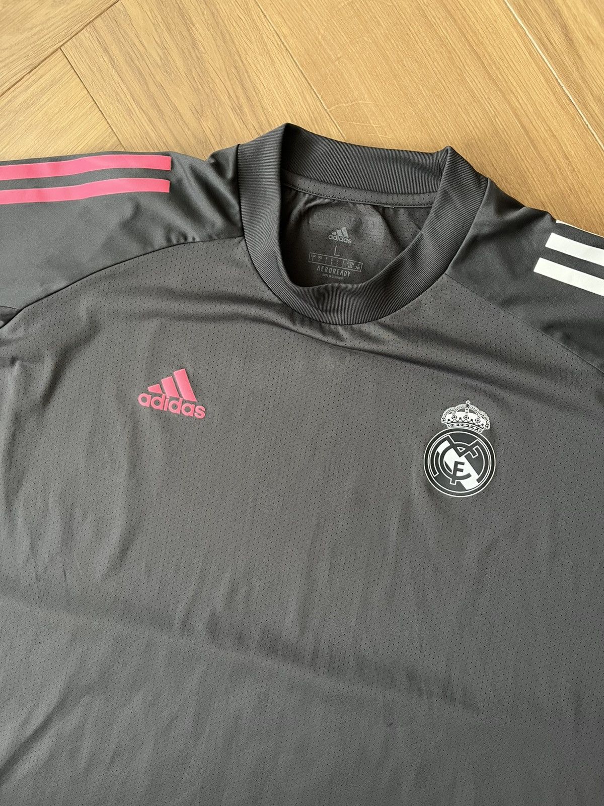 Adidas 2020/21 Real Madrid adidas Training Shirt Size L – 9/10 Size US L / EU 52-54 / 3 - 4 Thumbnail
