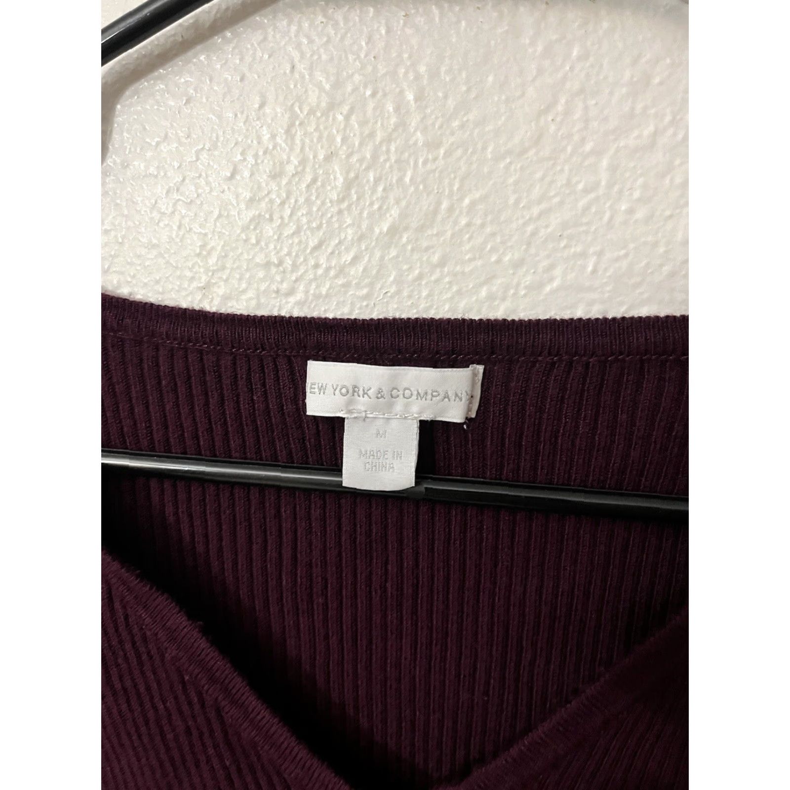 Vintage VINTAGE New York & Co Sweater Women's Medium Pullover V-Neck Knit Long Sleeve All Seasons Size M / US 6-8 / IT 42-44 - 2 Thumbnail