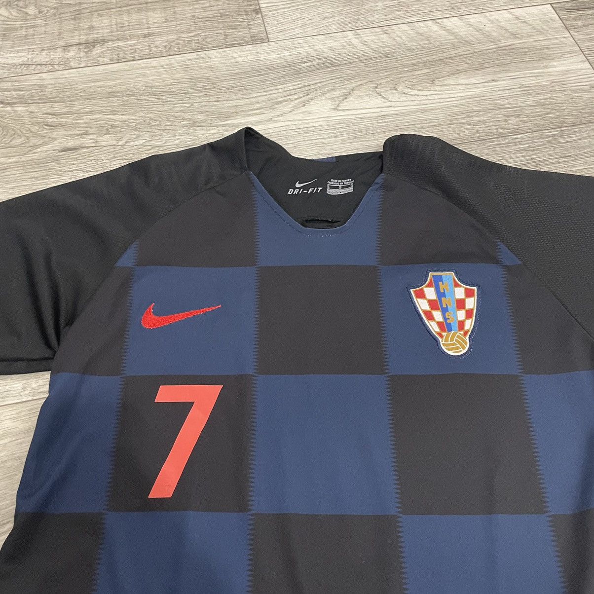 Vintage Nike Croatia HNS RAKITIC 7 tee shirt jersey match Size US S / EU 44-46 / 1 - 3 Thumbnail