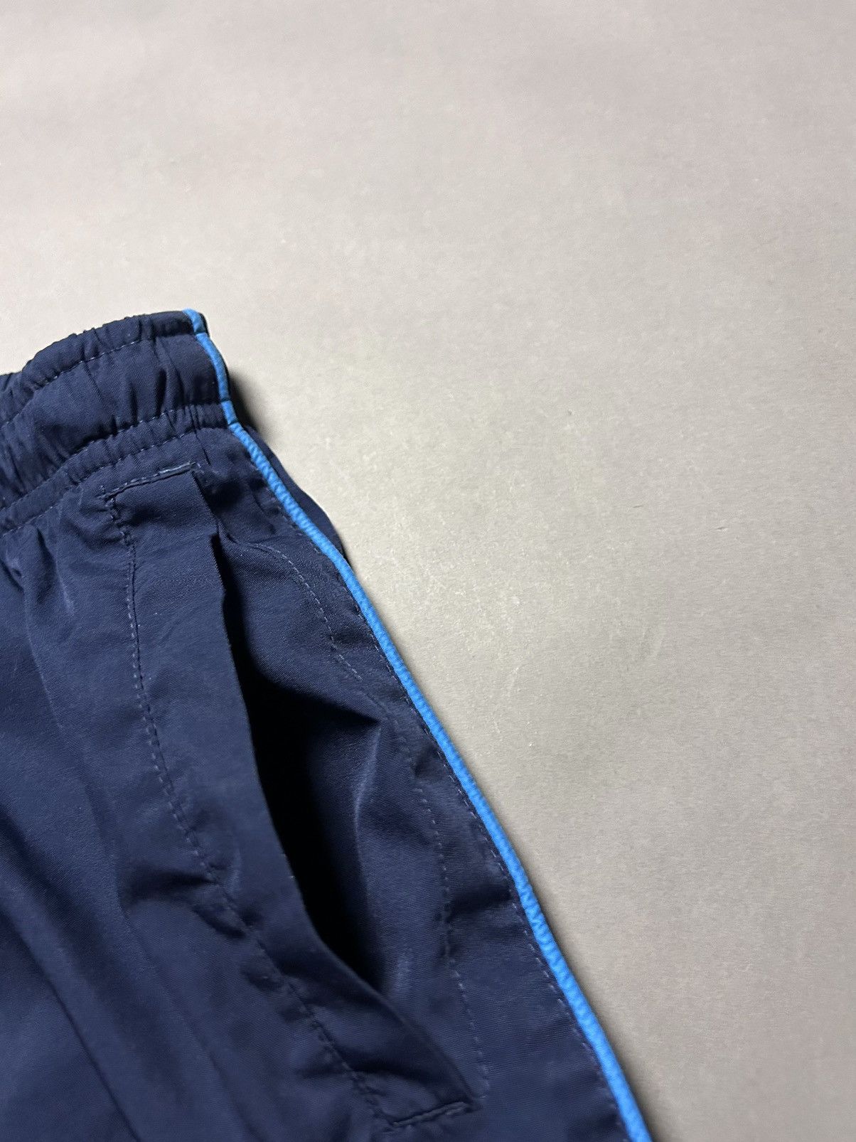 Nike Nike AIR vintage navy nylon track pants small logo drill Y2K Size US 28 / EU 44 - 5 Thumbnail