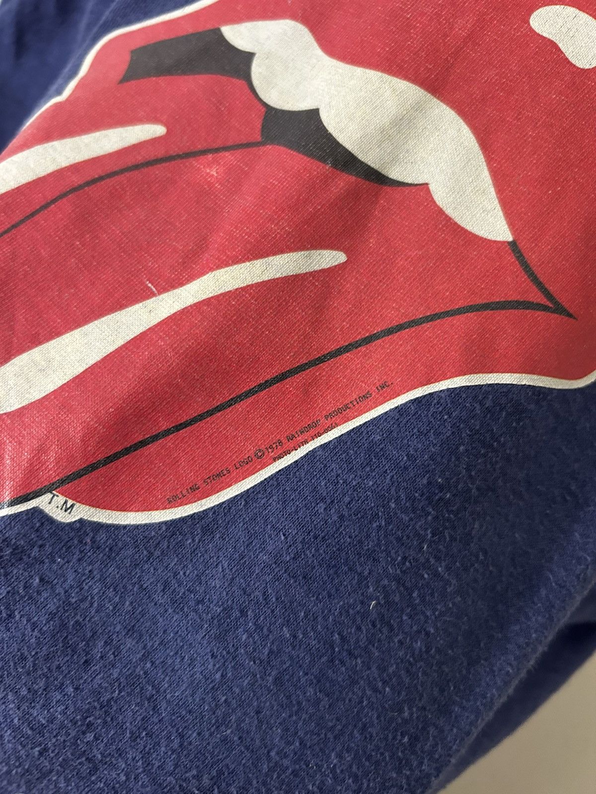 Band Tees × The Rolling Stones × Vintage True Vintage 70’s Rolling Stones Flock Print Ragland T Shirt Size US L / EU 52-54 / 3 - 4 Thumbnail