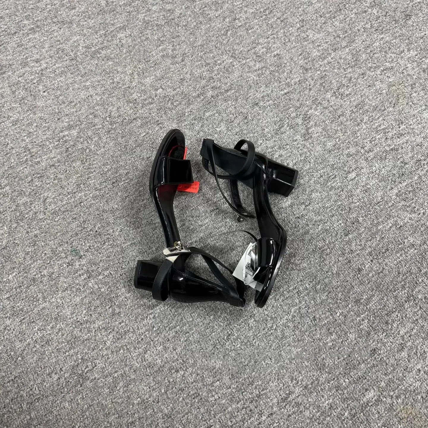 Hermes Hermes Kelly扣, black painted leather High-heeled sandals| Size US 7.5 / IT 37.5 - 4 Thumbnail