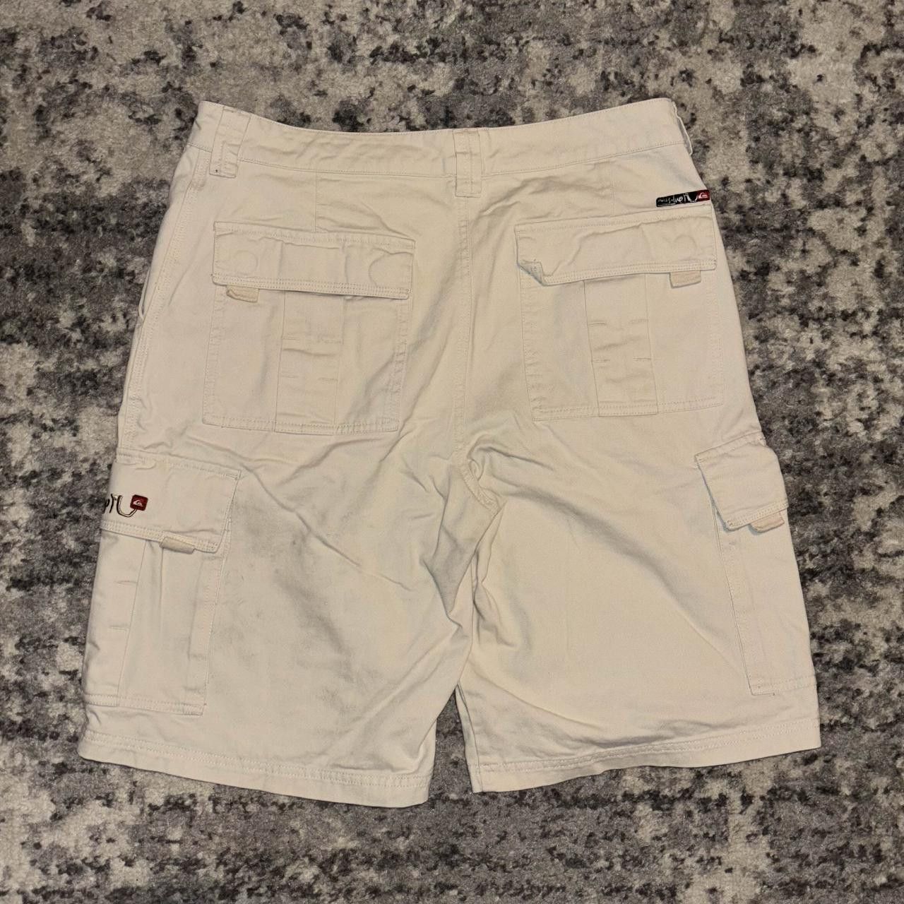 Quiksilver Y2K Quiksilver Khaki Cargo Shorts Size US 32 / EU 48 - 2 Thumbnail