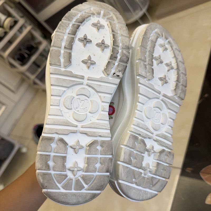 Louis Vuitton Louis Vuitton White High-Top Casual Sneakers Size US 6 / IT 36 - 4 Thumbnail