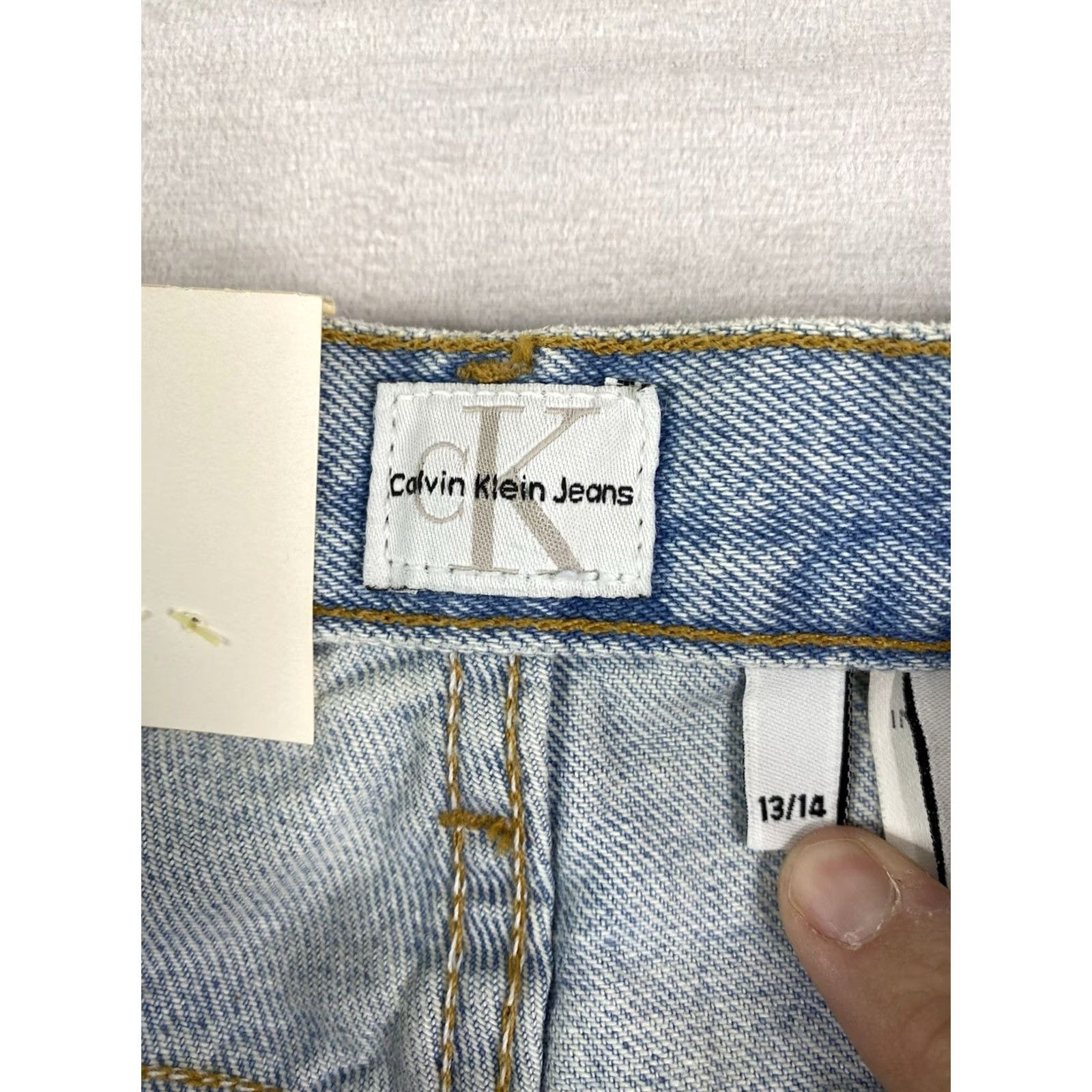 Calvin Klein VINTAGE Calvin Klein Jeans Jeans 13/14 Light Wash Denim High Rise Tapered Mom NWT Womens Boys? Size 34" / US 12 / IT 48 - 3 Thumbnail