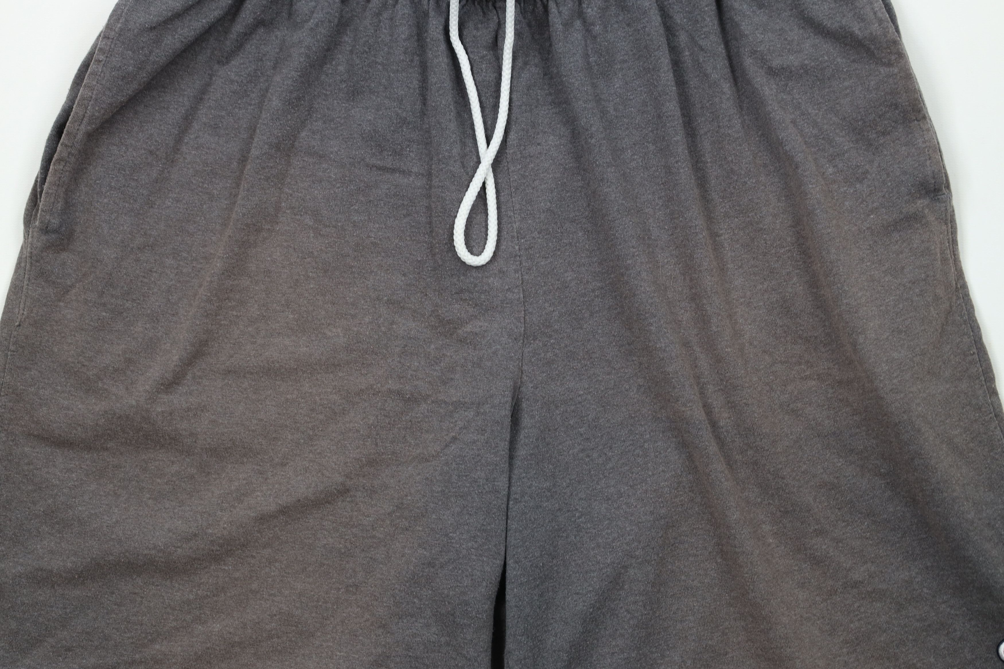 Champion × Vintage Vintage Champion Logo Sun Faded Above Knee Shorts Gray Size US 32 / EU 48 - 3 Thumbnail