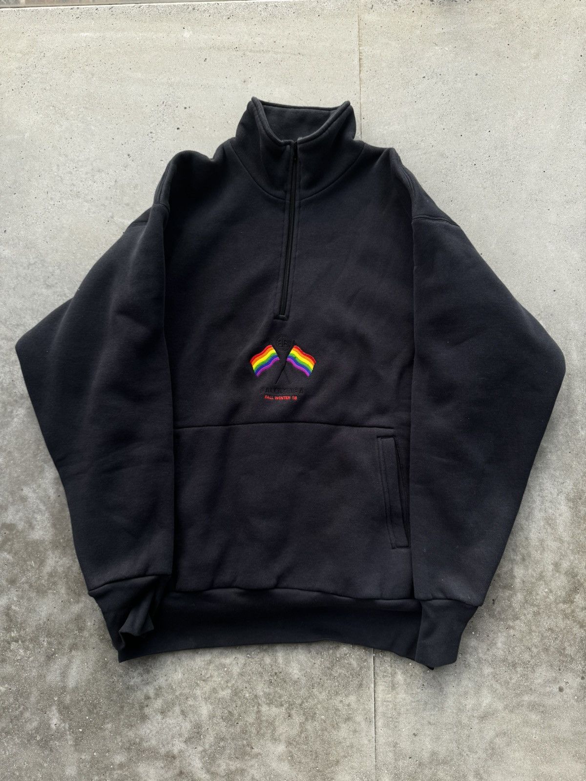 バレンシアガ UNIFIT Pride 22 Hoodie パーカー 国旗 Balenciaga Pride Hoodie | Grailed