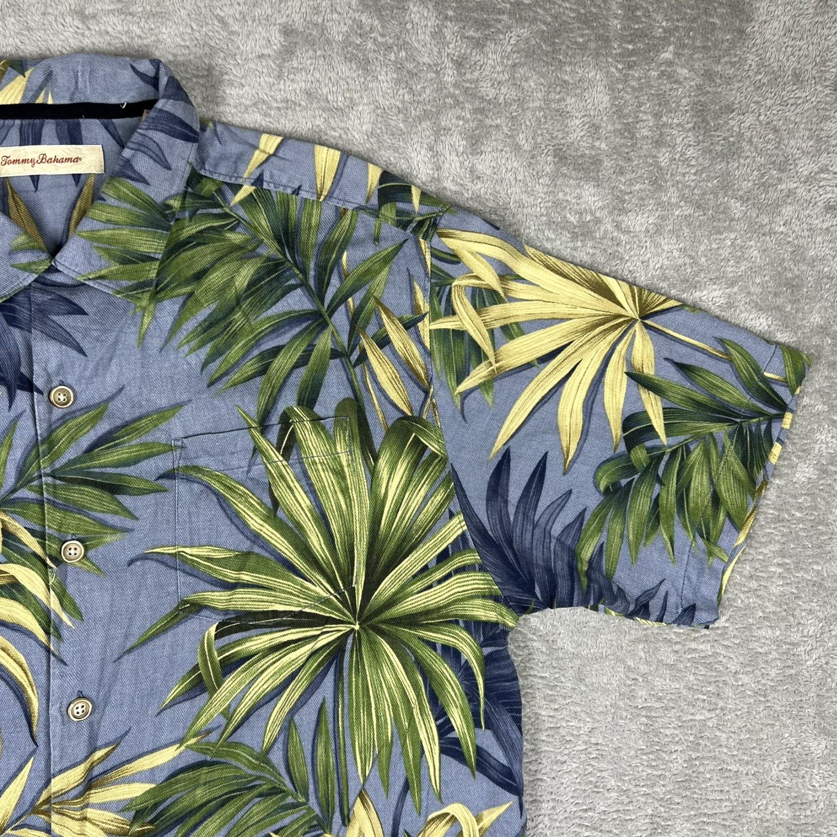 Tommy Bahama Tommy Bahama Shirt Hawaiian Button-Up Men L Blue Silk Cotton Floral Short Sleeve Travel Casual Party/Cocktail Size US L / EU 52-54 / 3 - 2 Thumbnail