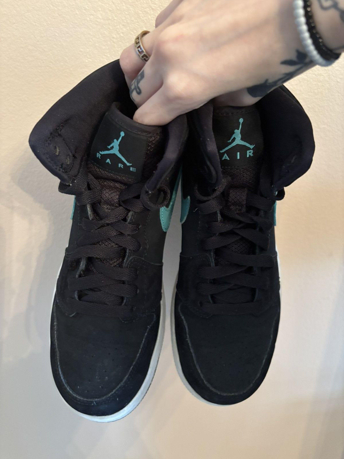 Jordan Brand Air Jordan 1 Retro High BG 'Hyper Jade' Size US 5 / EU 37 - 3 Thumbnail