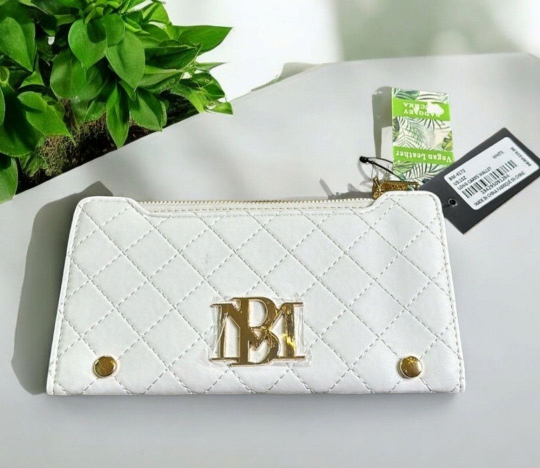 Badgley Mischka NWT Badgley Mischka Quilted Wallet-White Size ONE SIZE - 1 Thumbnail
