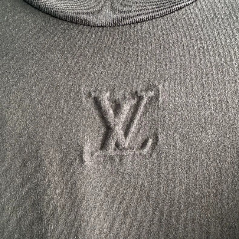 Louis Vuitton Louis Vuitton Solid Logo Short Sleeve Size US M / EU 48-50 / 2 - 7 Thumbnail