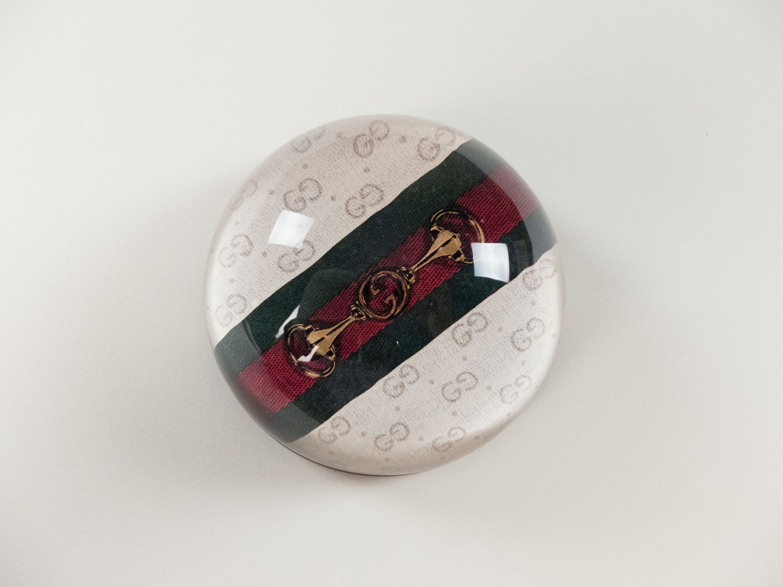Gucci GUCCI white logo print clear glass paperweight stationery Size ONE SIZE - 2 Thumbnail