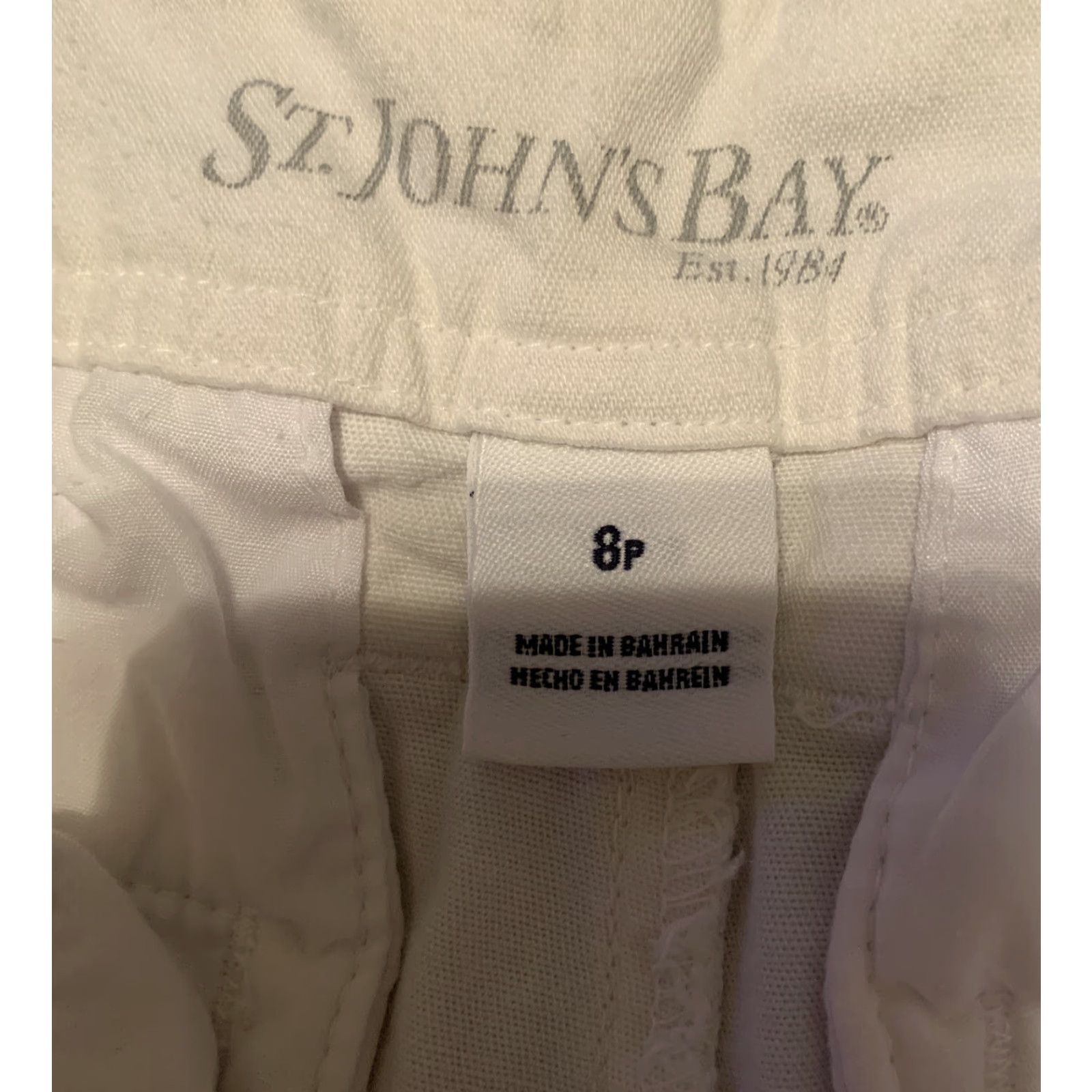 Vintage VINTAGE? (No) St. John's Bay Womens Capri Pants 8 Petite White Knit Cotton Blend Spandex Pockets Capris 15in Inseam Womens Size 28" / US 6 / IT 42 - 2 Thumbnail