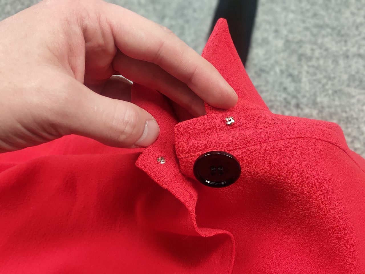 Valentino Vintage 80's Valentino miss V Red shirt dress long sleeves Size M / US 6-8 / IT 42-44 - 15 Thumbnail
