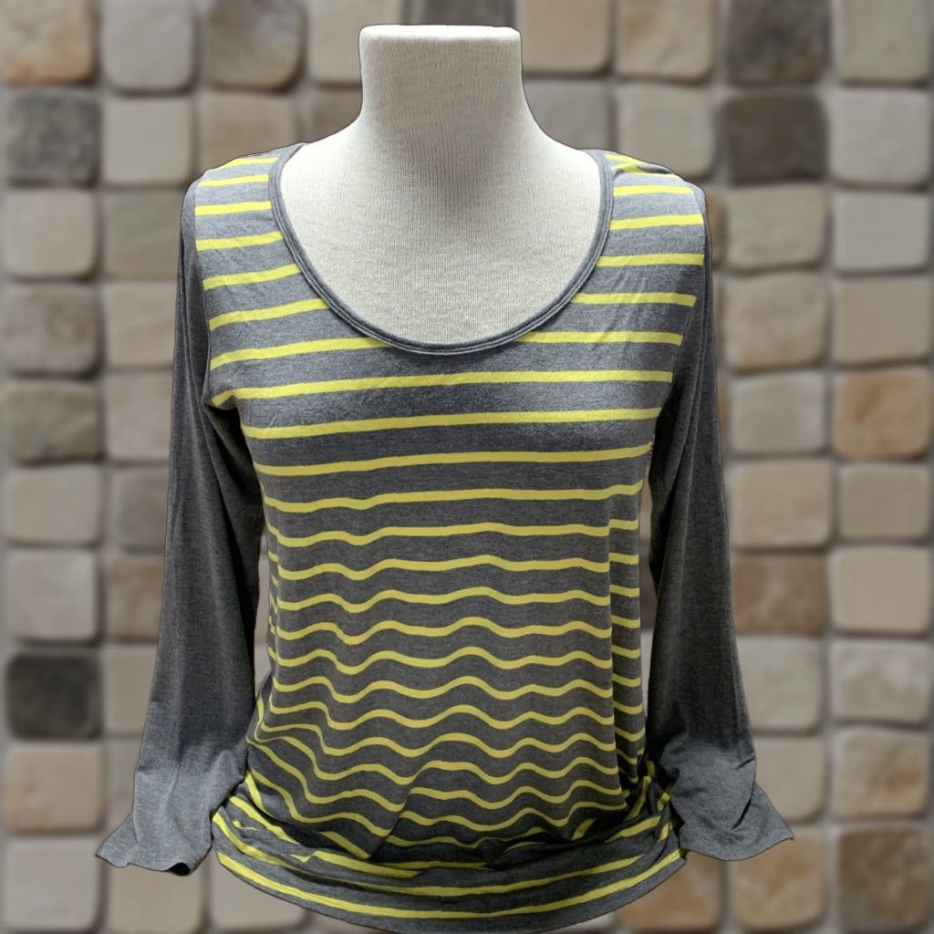 Vintage VINTAGE LuLaRoe Woman's Long Sleeve Tunic Shirt Womens Gray Yellow Stripe XS? No, size M is K? Size M / US 6-8 / IT 42-44 - 1 Thumbnail
