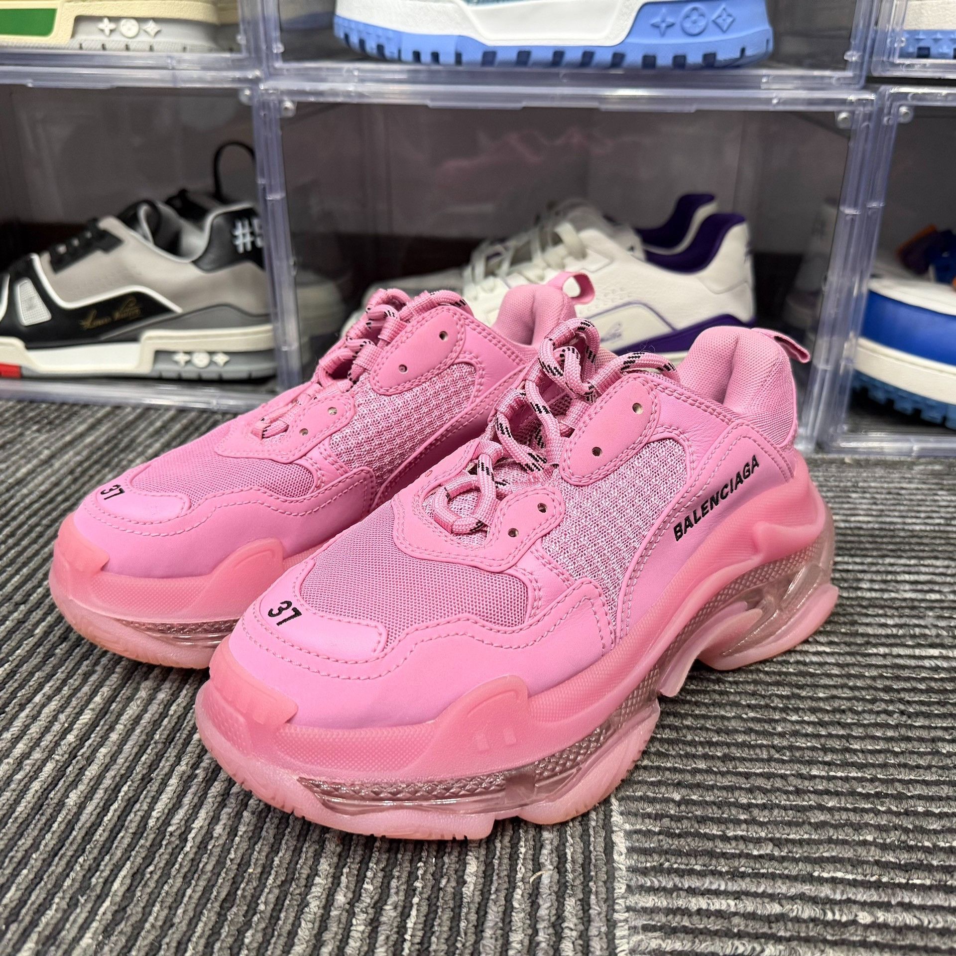 Balenciaga Balenciaga Pink Lowtop Sneakers us_7 Women Size US 7 / IT 37 - 1 Thumbnail
