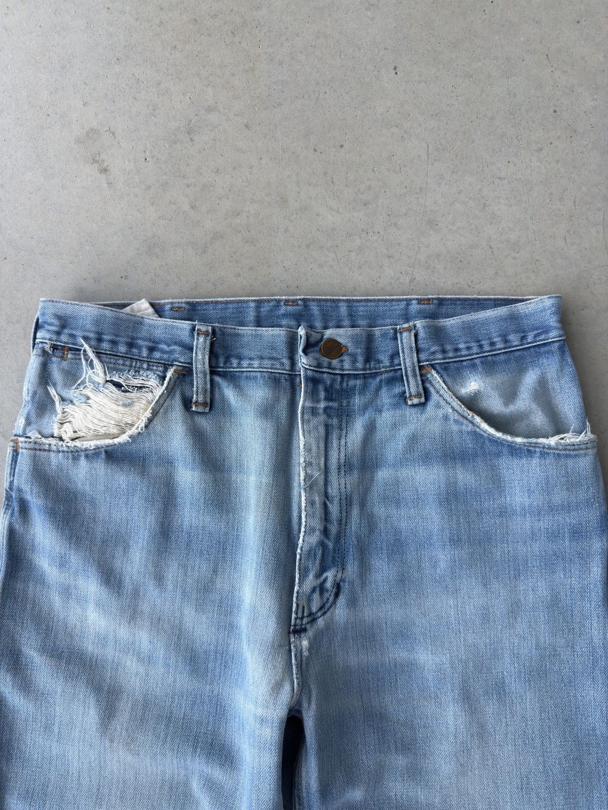 Vintage Vintage 80s Wrangler Light Wash Wide Leg Denim Jeans Size US 34 / EU 50 - 3 Thumbnail