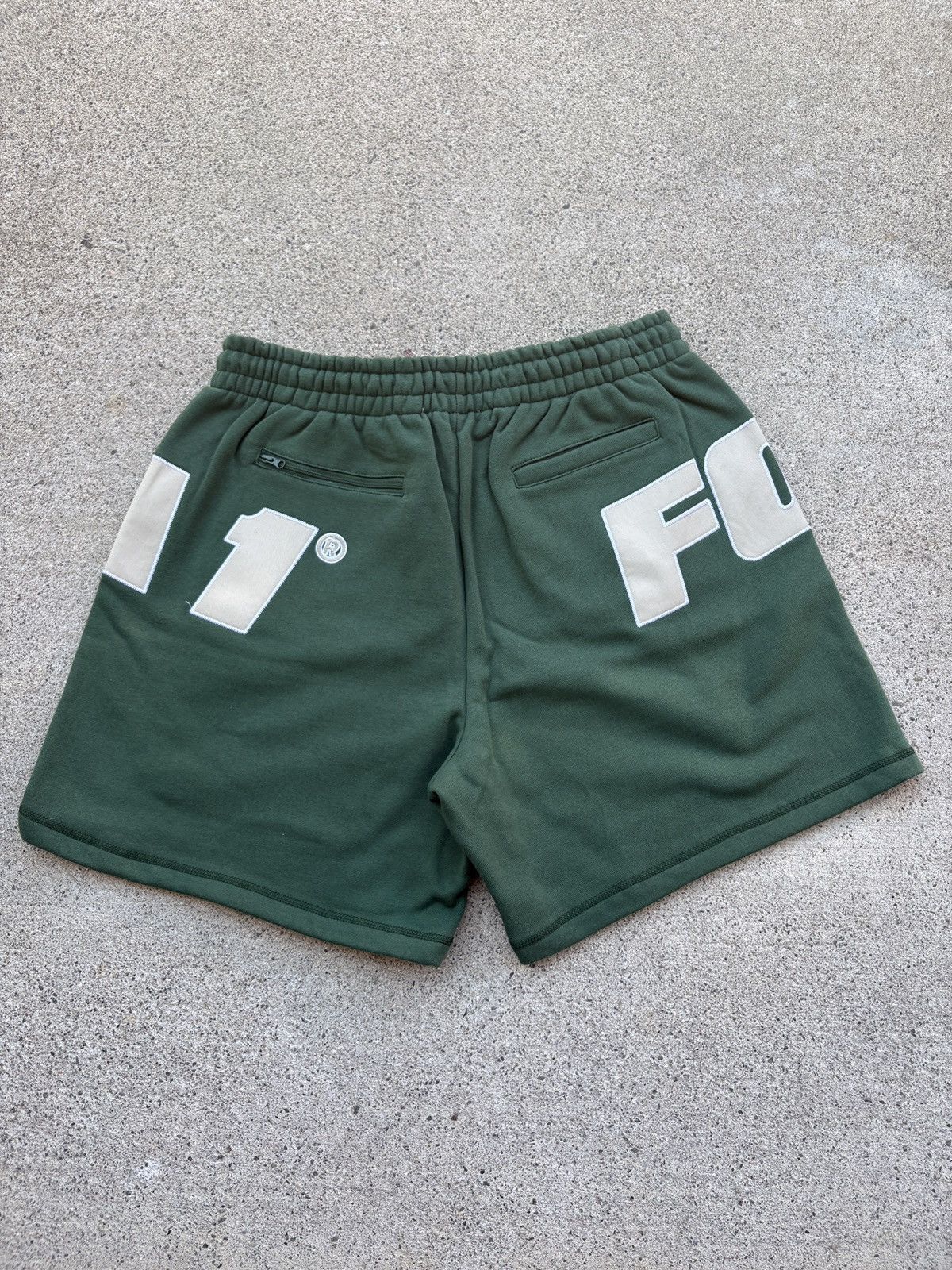Formula 1 Formula 1 Logo Embroidered Green Sprint Sweat Shorts Size L Size US 34 / EU 50 - 2 Thumbnail