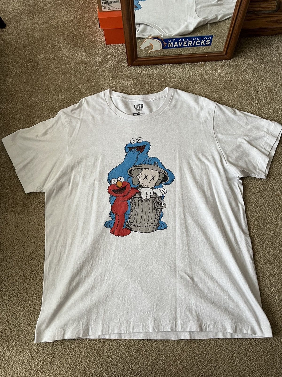 Kaws Kaws Uniqlo Sesame Street Shirt Elmo Cookie Monster Size US XXL / EU 58 / 5 - 1 Thumbnail