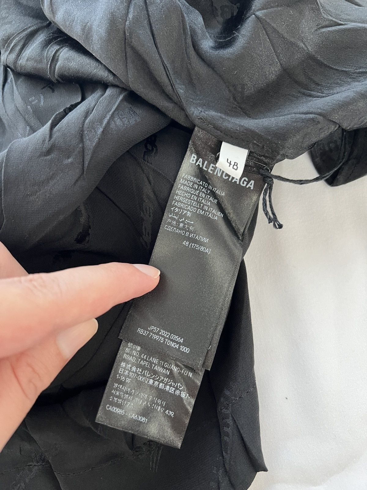 Balenciaga *RARE* Balenciaga Silk Shorts Sz. M Size US 32 / EU 48 - 8 Thumbnail