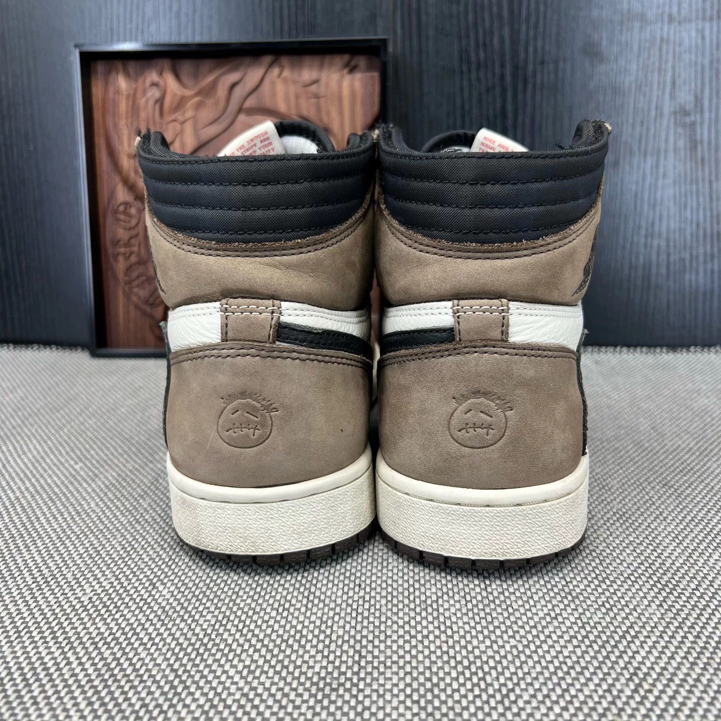 Nike AJ1 High TS Original Reverse Swoosh Size US 9 / EU 42 - 2 Thumbnail