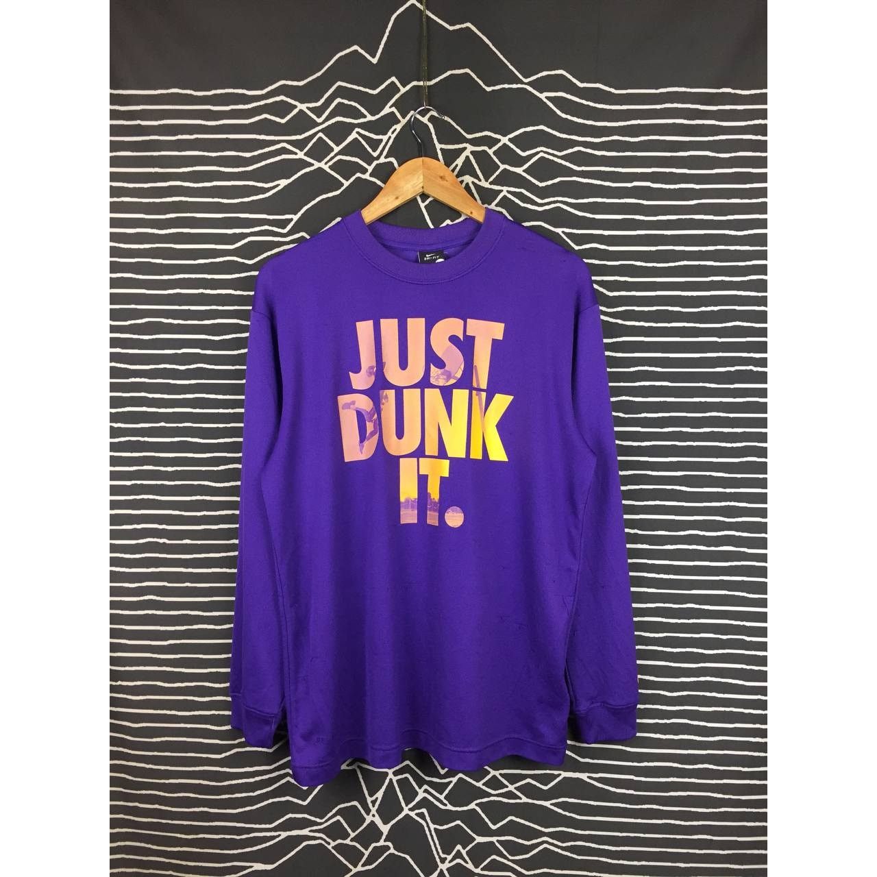 Nike Nike DRI-FIT Just Dunk It Long Sleeve Activewear Tee Size US L / EU 52-54 / 3 - 2 Thumbnail