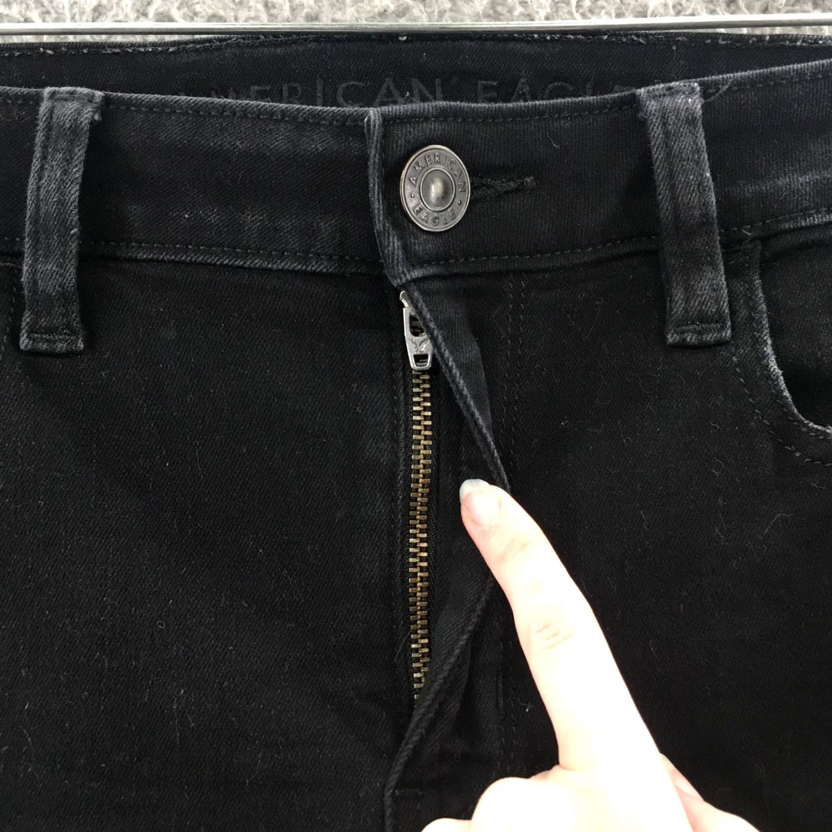 American Eagle Outfitters American Eagle Outfitters Jeans Womens 10 Black Distressed Hi-Rise Jegging Shorter - 32x27 Size 32" / US 10 / IT 46 - 3 Thumbnail