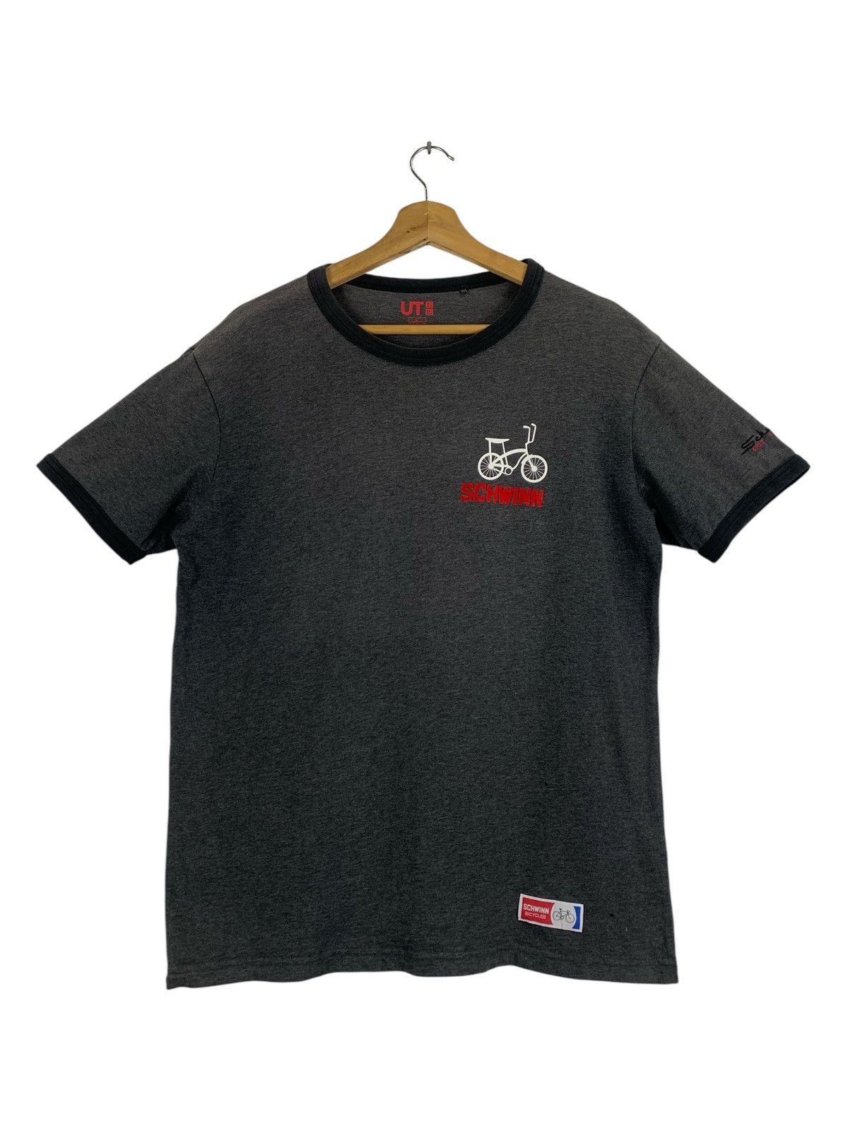 Uniqlo Chwinn Uniqlo T-Shirt Size US L / EU 52-54 / 3 - 1 Thumbnail