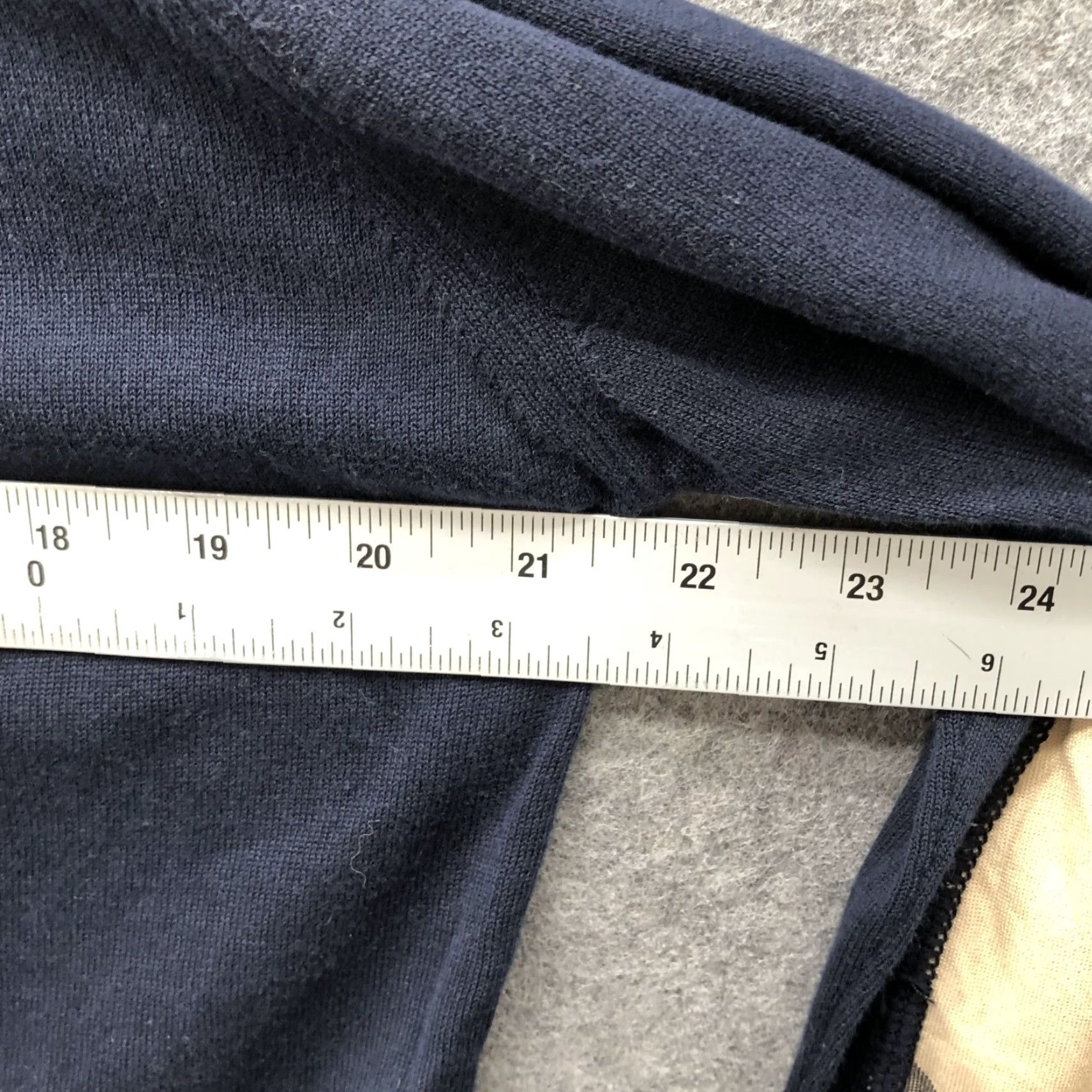 Barbour Barbour V-Neck Sweater Mens M Cotton Navy Blue Elbow Patch Lightweight Regular Knit Pullover Casual Winter Fall Spring Long Sleeve Logo Pattern: Solid Size US M / EU 48-50 / 2 - 7 Thumbnail
