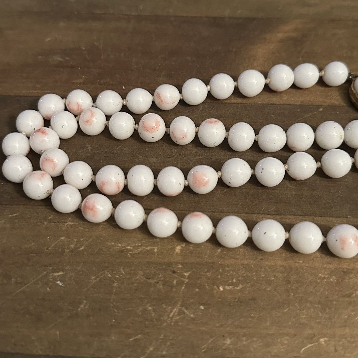 Vintage Vintage Angel Skin coral milk glass bead necklace Size ONE SIZE - 2 Thumbnail