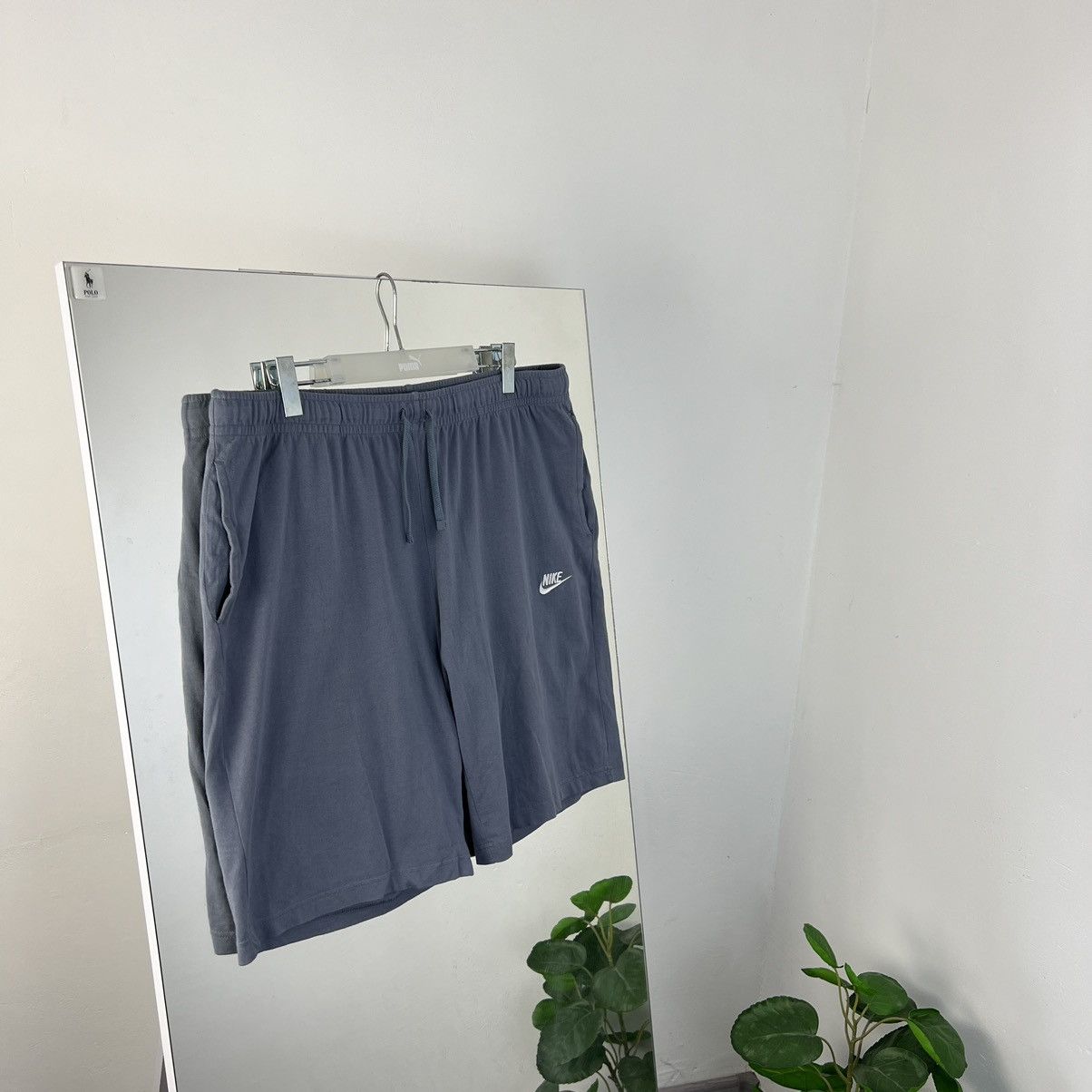 Nike Vintage Nike Mini Logo Cotton Baggy Shorts Streetwear Style Size US 38 / EU 54 - 1 Thumbnail