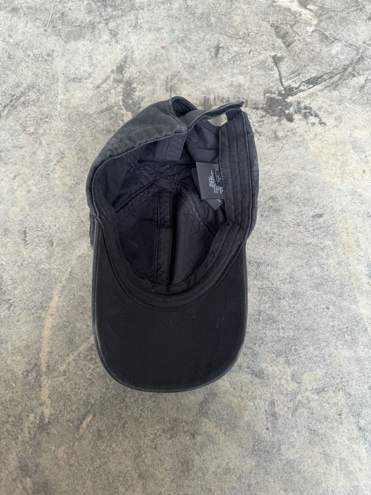 Balenciaga *RARE* BALENCIAGA 5:20 CAP HAT CHINA VALENTINE DAY DEMNA Size ONE SIZE - 3 Thumbnail
