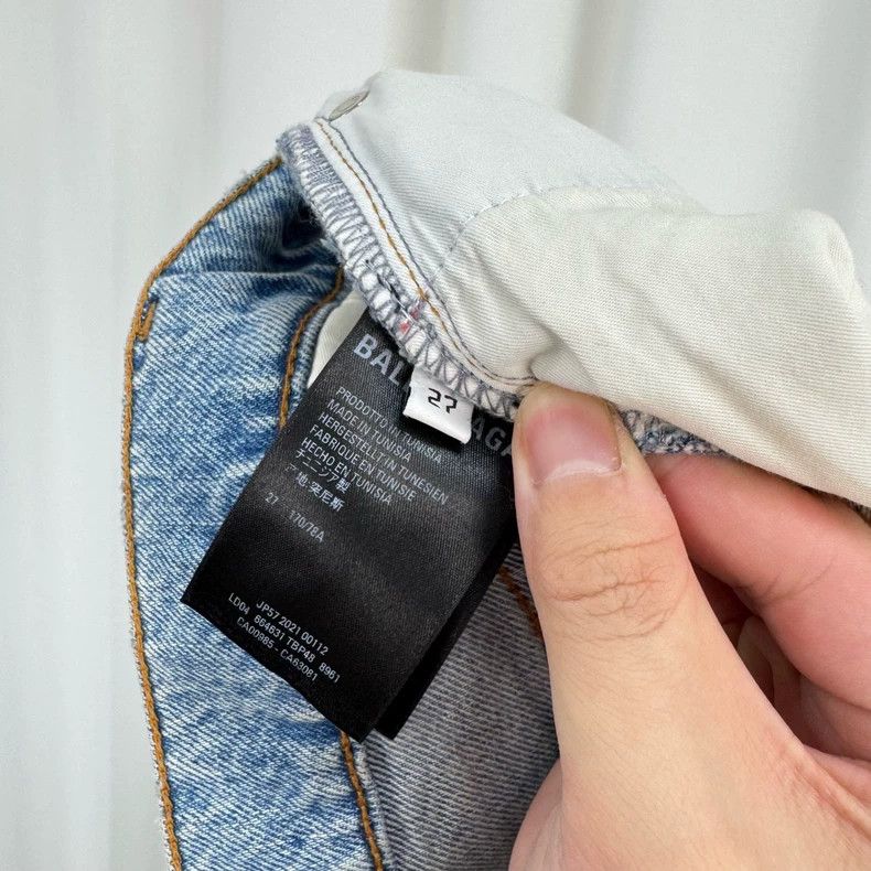 Balenciaga Balenciaga Washed and destroyed jeans Size US 27 - 7 Thumbnail