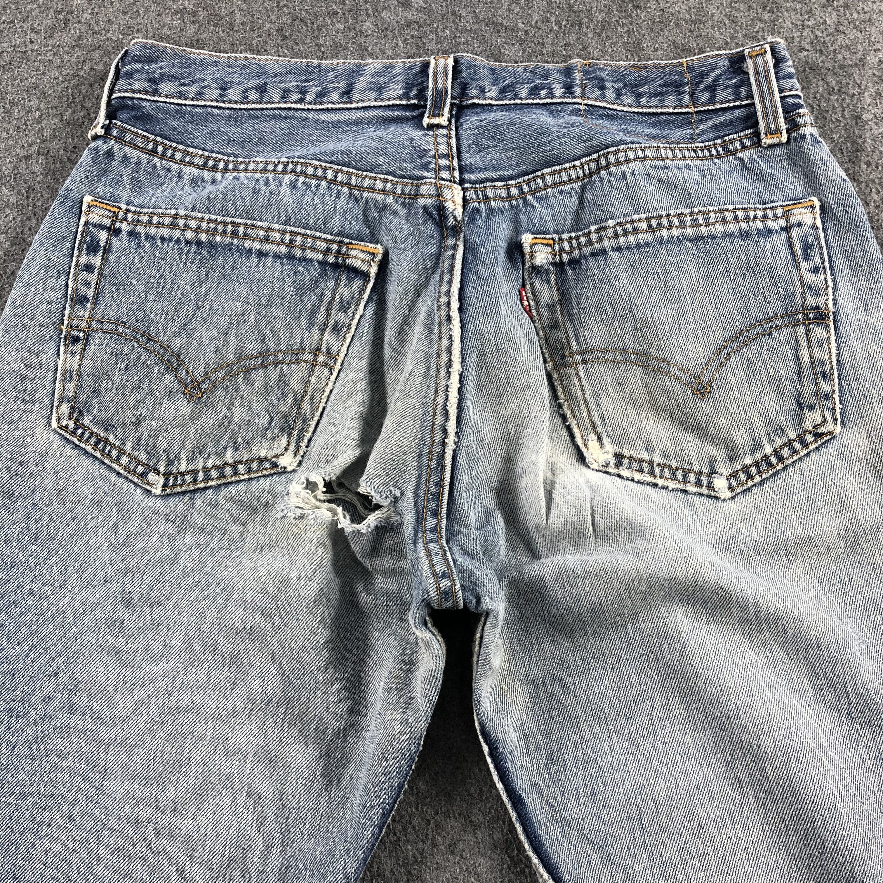 Levi's 90s Vintage Light Wash Levis 501 Jeans-J2194 Size US 31 - 4 Thumbnail