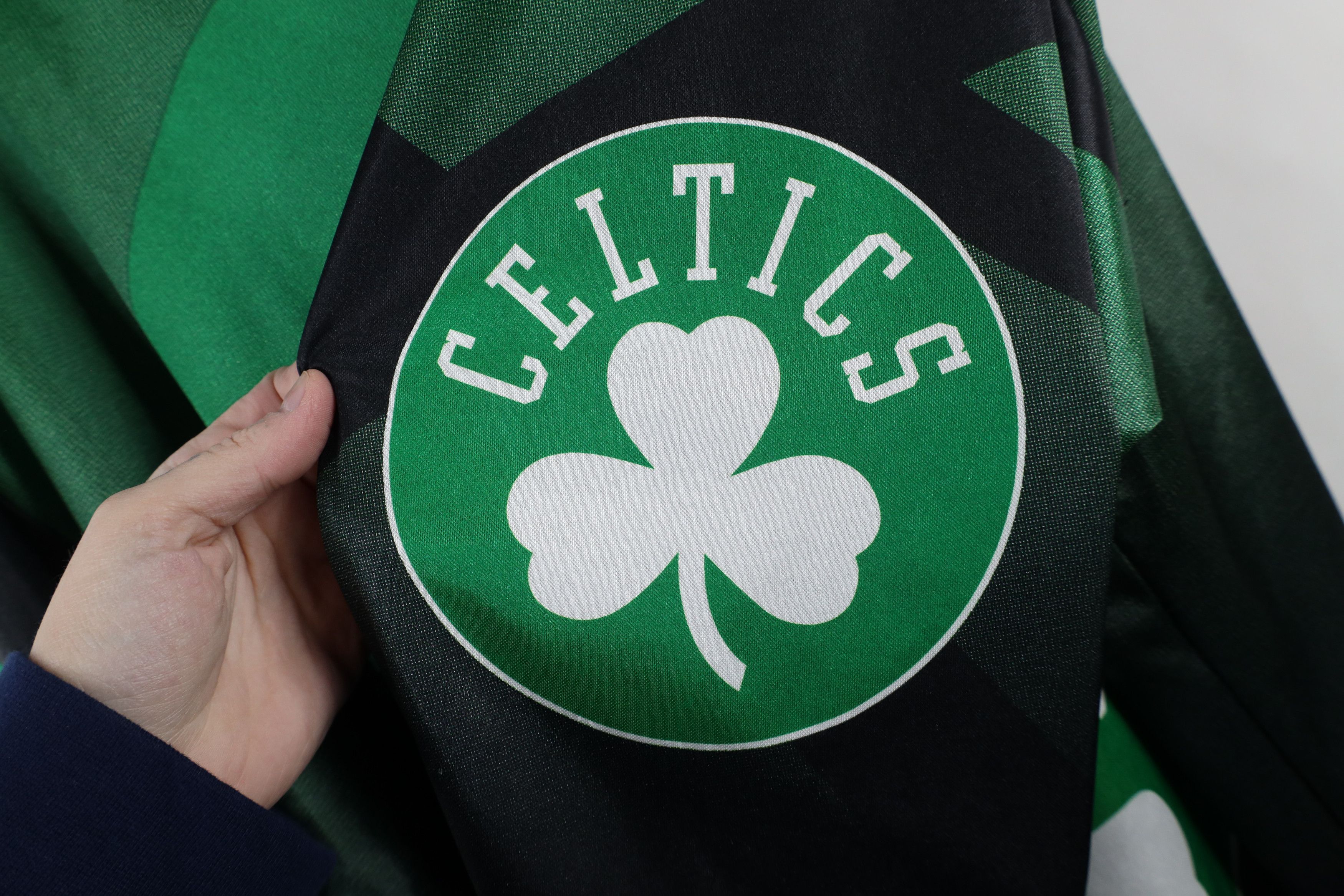 Majestic × Vintage Vintage 90s Majestic Boston Celtics Long Sleeve T-Shirt USA Size US L / EU 52-54 / 3 - 7 Thumbnail