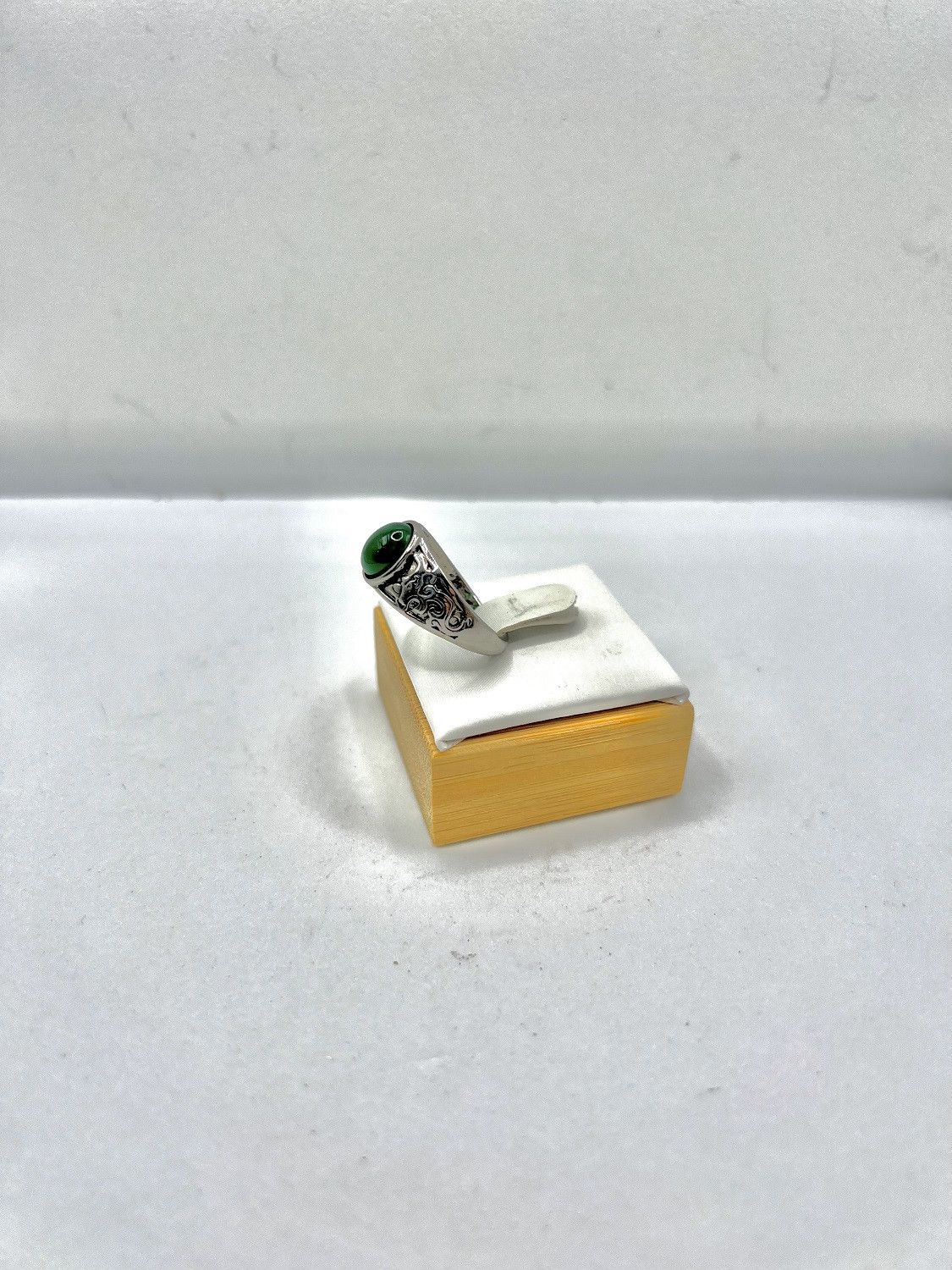 Designer Green Jade Crystal Silver Ring - Size 6.5 Size ONE SIZE - 2 Thumbnail
